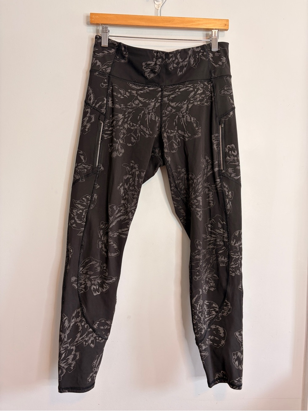Athleta Rainier Reflective Tight Black Workout Thermal Leggings Medium